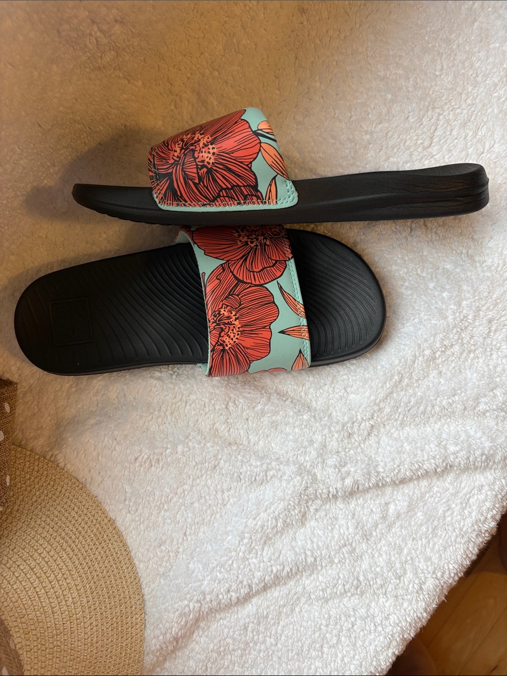 Reef Black Textured Slide with Embossed Logo - Picture 4 of 5
